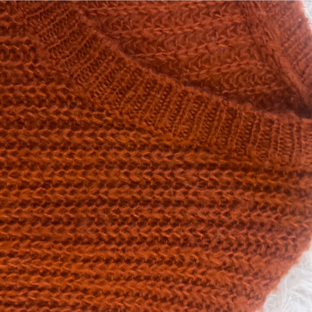 Gorgeous and Comfy Sweater! - Picture 5 of 6